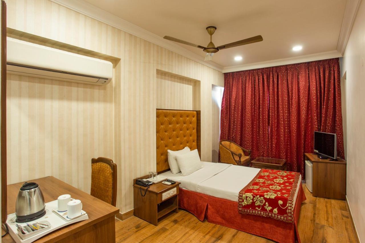 The Grand Regency Hotel Rajkot Exterior photo