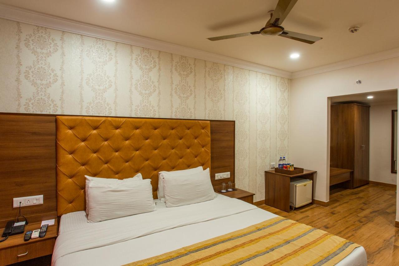 The Grand Regency Hotel Rajkot Exterior photo