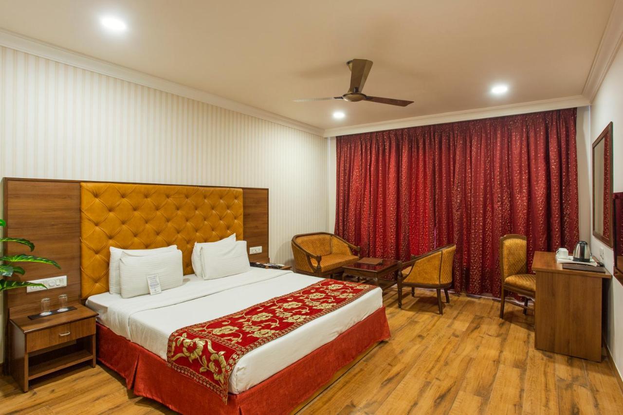 The Grand Regency Hotel Rajkot Exterior photo