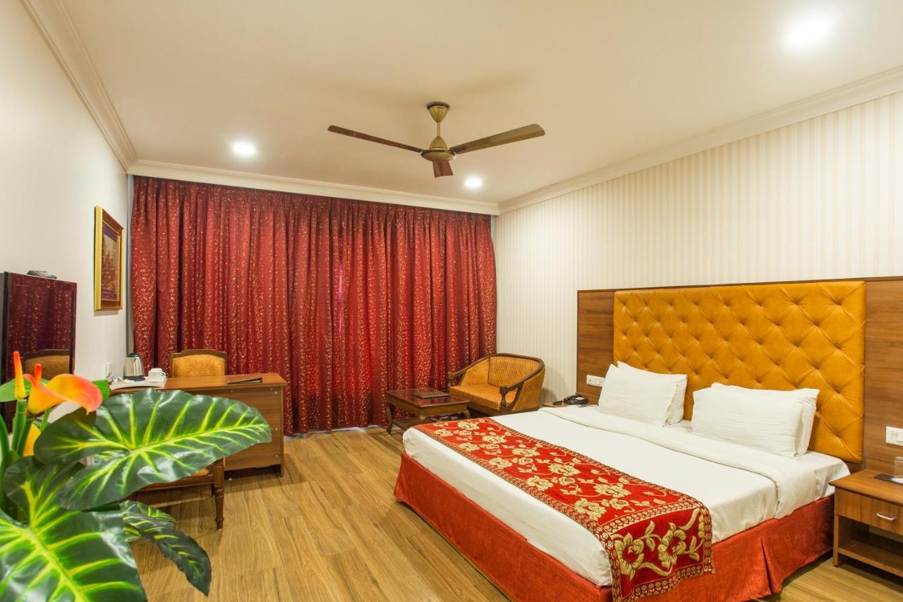 The Grand Regency Hotel Rajkot Exterior photo
