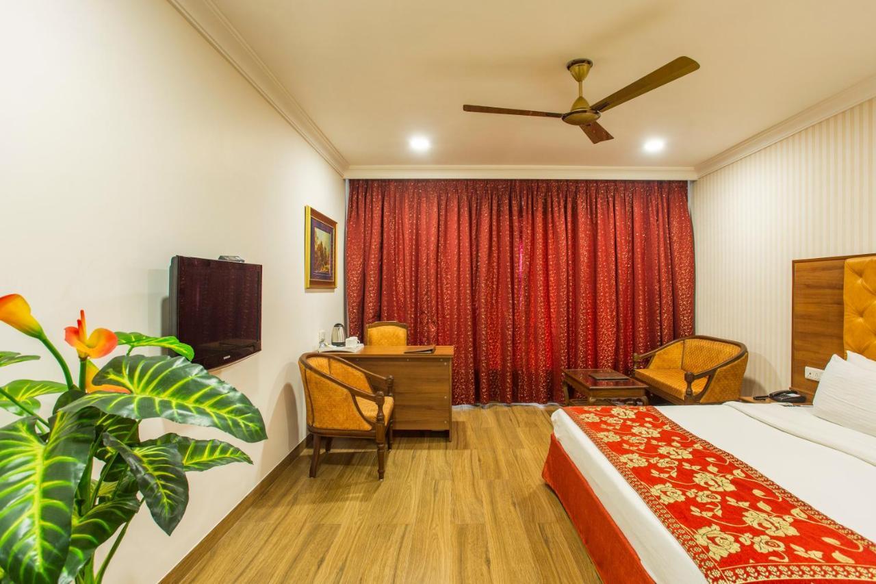 The Grand Regency Hotel Rajkot Exterior photo