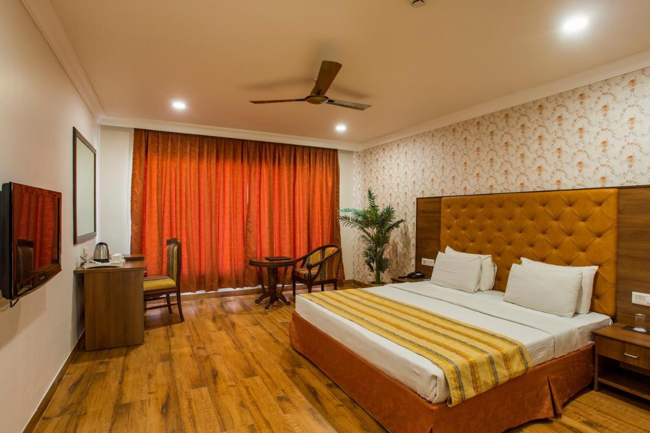 The Grand Regency Hotel Rajkot Exterior photo