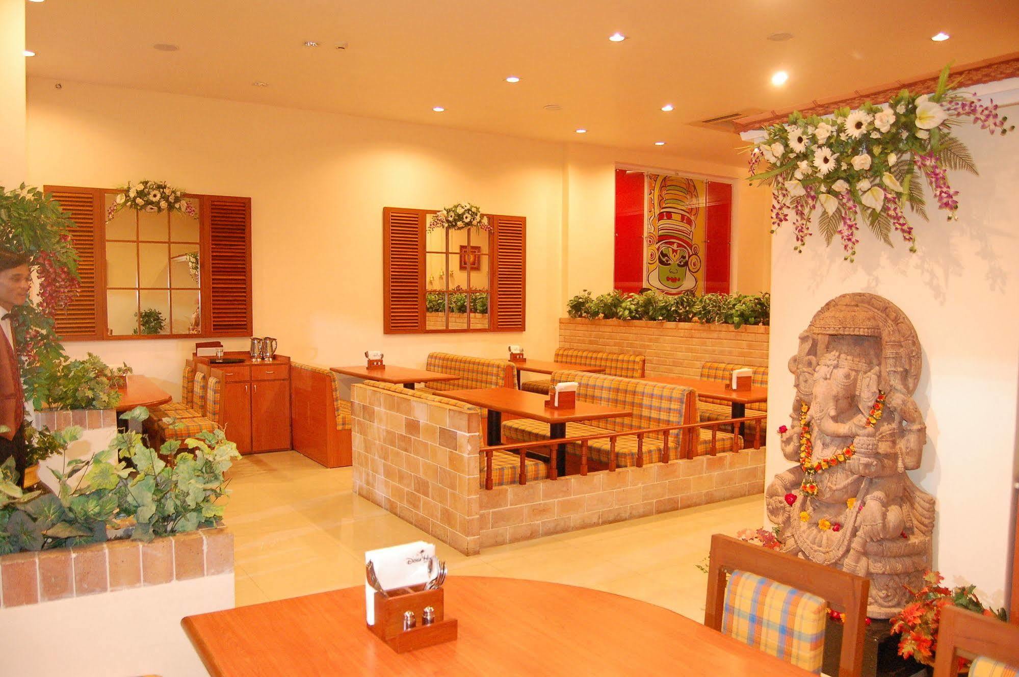 The Grand Regency Hotel Rajkot Exterior photo