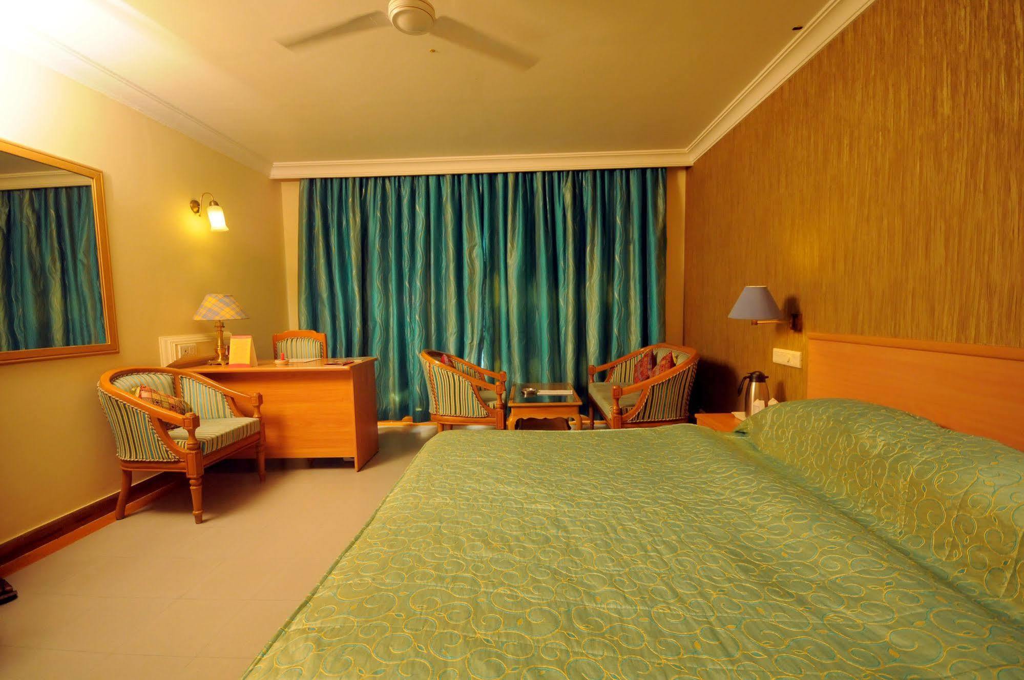 The Grand Regency Hotel Rajkot Exterior photo
